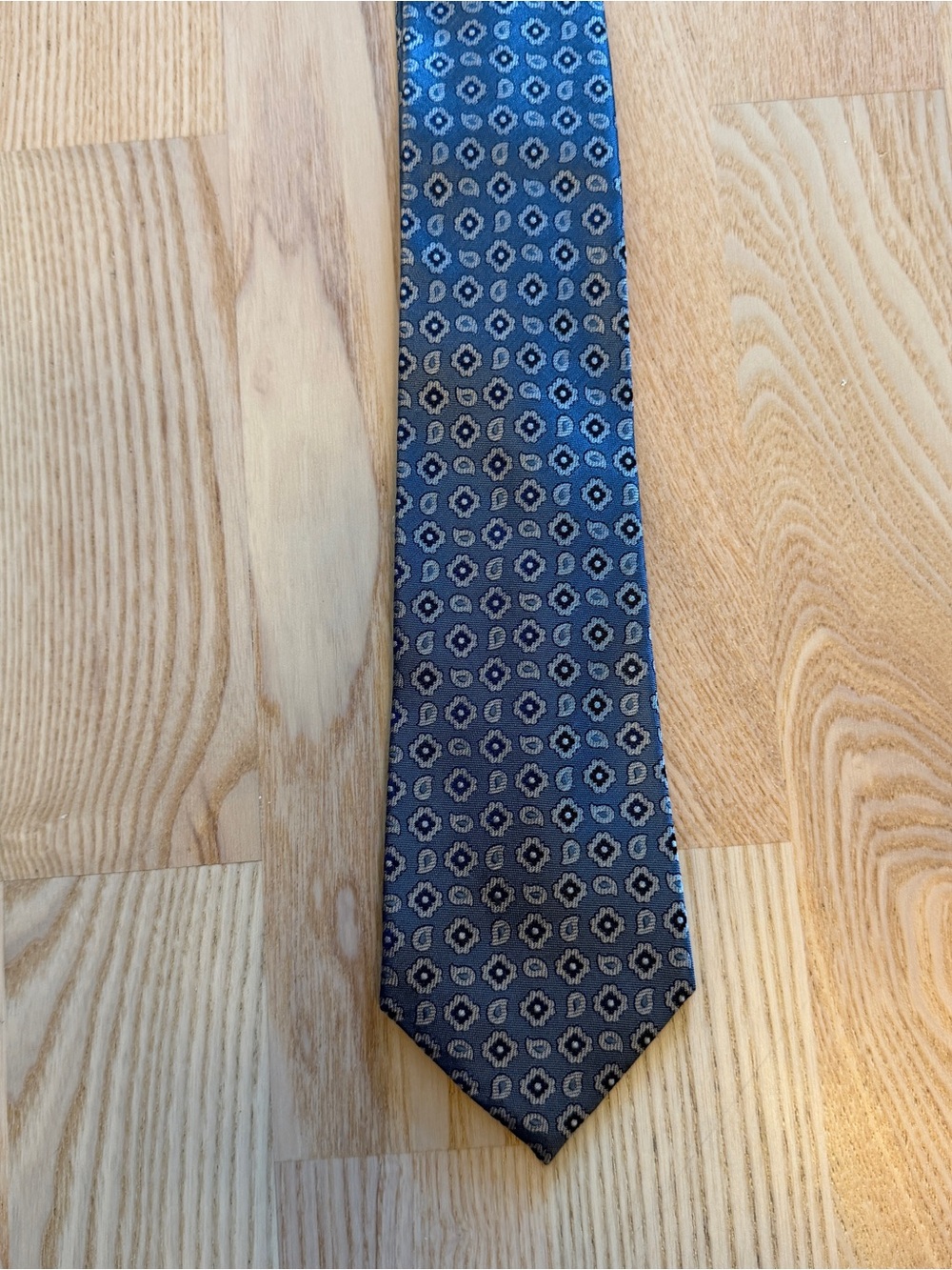 Banana Republic Blue and Gray Floral Medallion Silk Tie